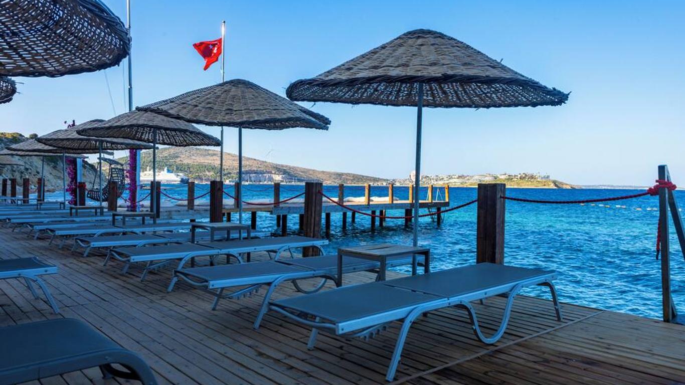 The Nowness Luxury Hotel & Spa (Adults Only 16+)