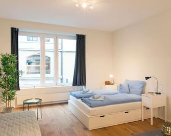 Hitrental Town Hall Apartments - Basel - Bedroom