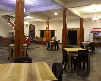 New Heaven Hotel - Nallathanniya - Restaurant