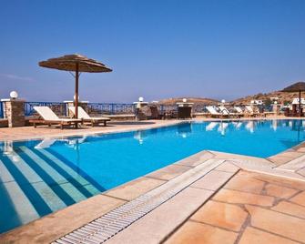 Hermes-Ios Rooms To Let - Mylopotas - Piscina