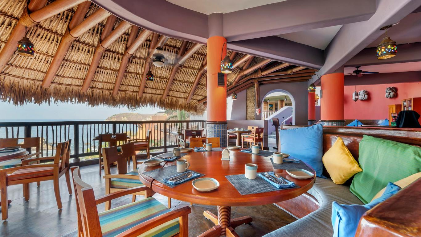 Embarc Zihuatanejo