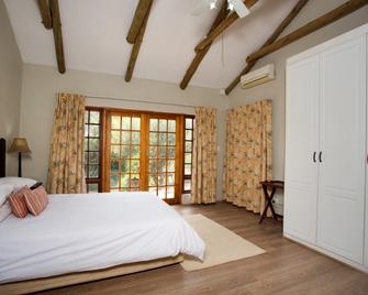Whispering Pines Country Estate - Magaliesburg - Schlafzimmer