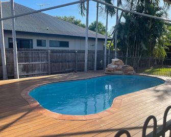 Cable Beach House Is Your Home Away From Home Stra67268jhrrnwv - Cable Beach - Pool