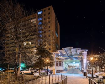 Hotel Barátság - Hajdúszoboszló - Budynek