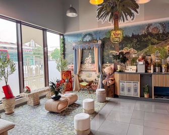 ibis Styles Nîmes Gare Centre - Nimes - Edificio