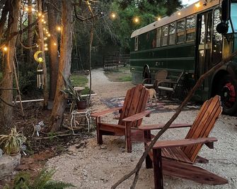 Boho schoolie in the Piney Woods! - Rusk - Patio