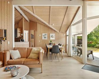 Awesome Home In Sklskr With Wifi And 3 Bedrooms - Skælskør - Living room