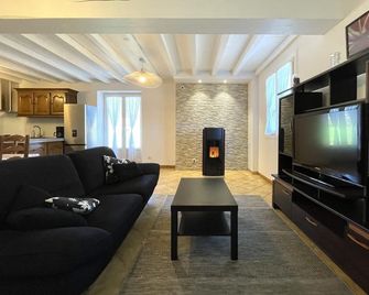 Chez Bourdet-Pelou - Arette - Living room
