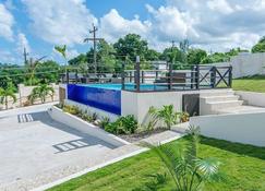 Luxury 2BR Home facing Beach w/Pool Montego Bay #5 - Montego Bay