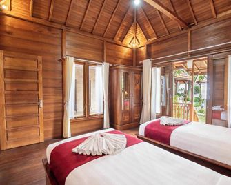 Swan Beach Inn - Nusa Penida - Sovrum