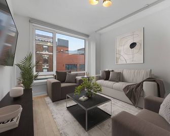 Modern 3 bedroom in the heart of Downtown Brooklyn across from Barclay's center - Brooklyn - Living room