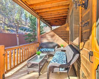 Rustic Show Low Condo ~ 2 Mi to Fool Hollow! - Show Low - Balcony