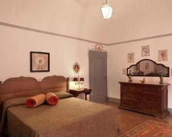 Castello Malaspina di Fosdinovo - Fosdinovo - Schlafzimmer