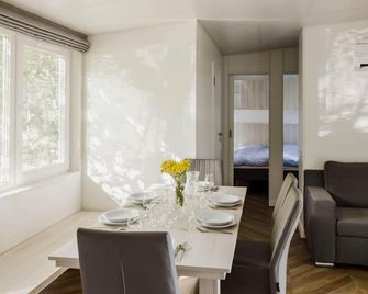 Relaxing Apartment with Jacuzzi - Turnhout - Dining room