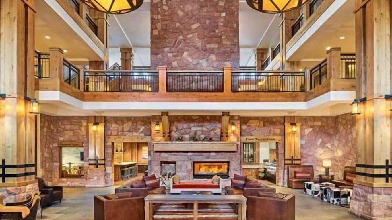 Spacious Studio with Loft in Canyons Village