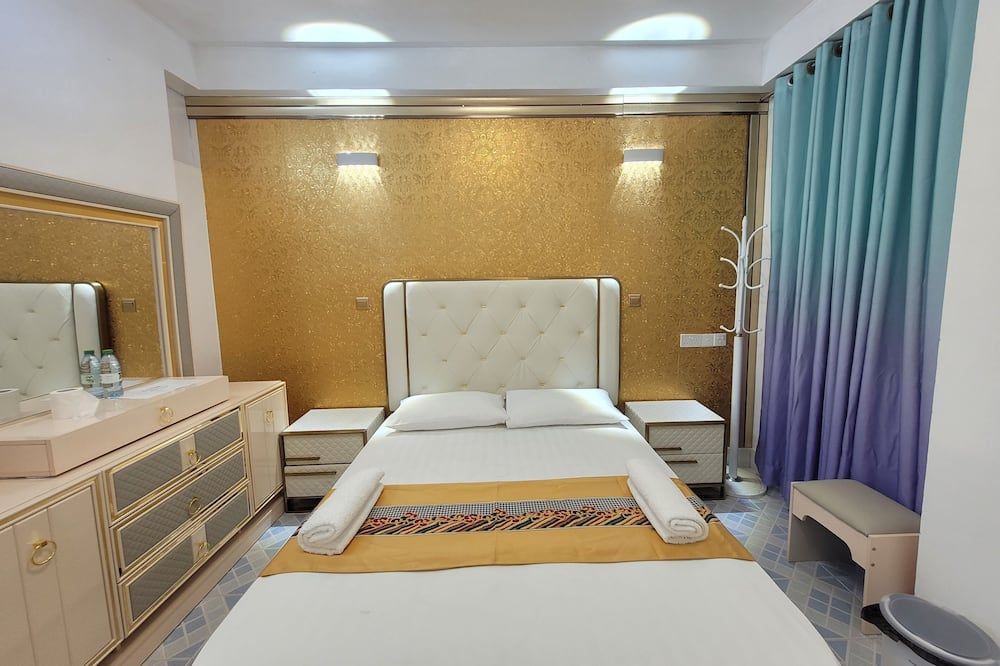 Ontrack Travel - Malé - Bedroom