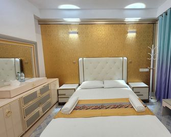 Ontrack Travel - Malé - Bedroom
