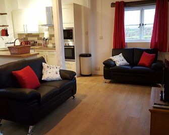 Glebe House Cottages - Bude - Living room