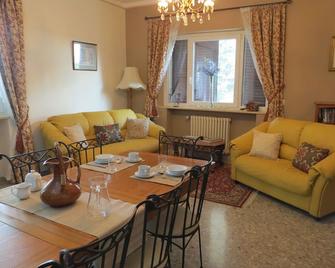 Villa 2 Fields Bed & Breakfast - Castellaneta - Sala pranzo