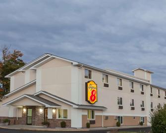 Super 8 by Wyndham Latham/Albany Troy Area - Latham - Bygning