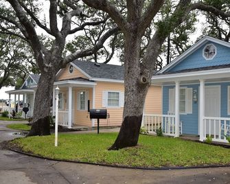 Cottage 16 at D&R Pelican Bay Resort - Fulton