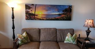 Kaleialoha Condominiums - Lahaina - Living room