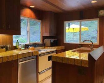 'Camp Caz' Russian River Cabin With Outdoor Tub And Fireplace - Cazadero - Cocina