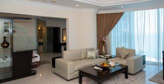 Costa Del Sol by Arabian Link international - Ḩawallī - Living room
