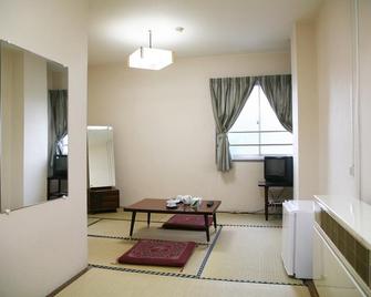 Business Kaneko Hotel - Sasebo - Obývací pokoj