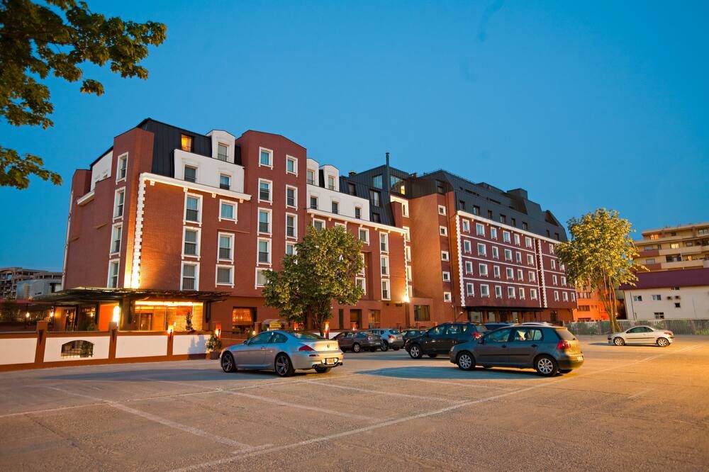 Ramada Hotel & Suites by Wyndham Bucharest North