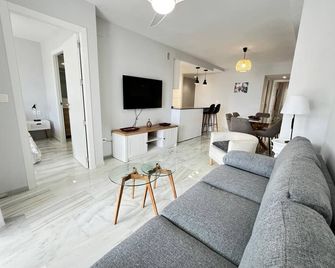 Pushe Playa Velilla Beach & Tradition 2 - Almuñécar - Living room