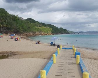 Medusa's Hostel - Aguadilla - Playa