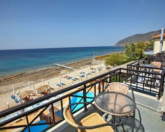Pebble Beach Hotel - Agia Varvara - Balcone
