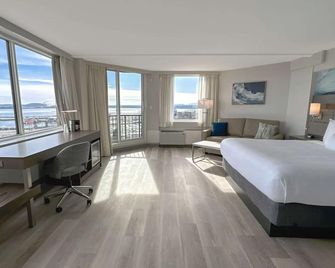 Coast Bastion Hotel - Nanaimo - Bedroom