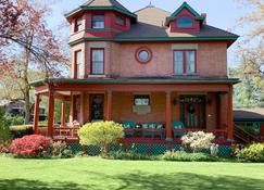 Guest Suite at The Red House basement attached with private entrance - Salt Lake City - Gebäude