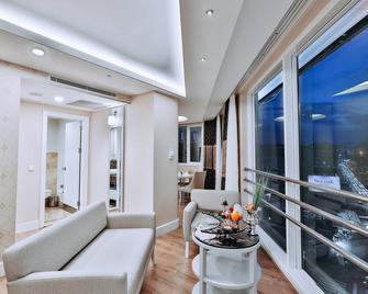 New Park Hotel - Ankara - Living room