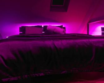 Love-Room-Alsace-67 L'escale Du Desir - Balançoire D'amour, Croix De Saint André, Menottes Et Fauteuil Tantra - Niederbronn-les-Bains - Chambre