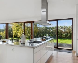 Holiday Home Erikka - 300m to the fjord by Interhome - Holbæk - Kitchen