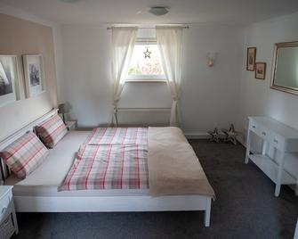 Cozy holiday home, 10 minutes from Kassel - Vellmar - Schlafzimmer