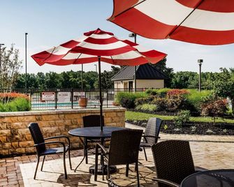Hampton Inn Dover - Dover - Patio
