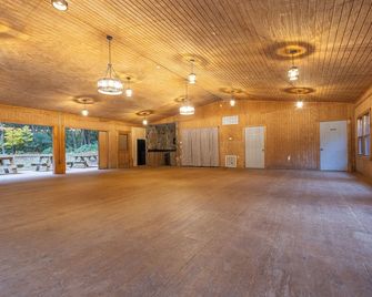 Springmaid Mountain Retreat & Stables - Spruce Pine