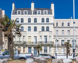 Lovely Apartment Near Town Center - Folkestone - Gebäude