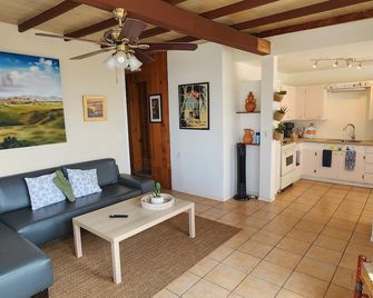 Casa Cactus - On The Beach - Ensenada - Vardagsrum