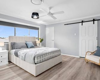 Sunset House at Pelican Waters - 펠리칸 워터스