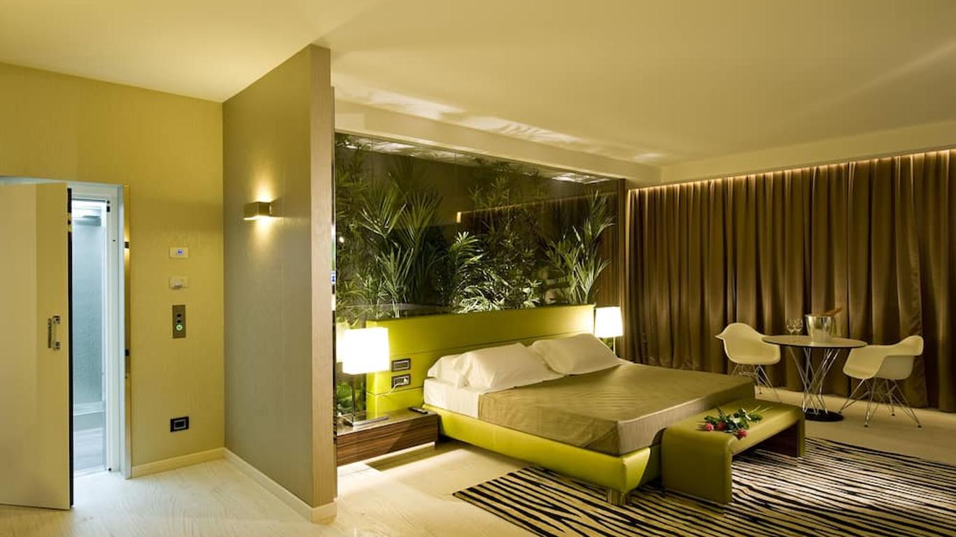 فيولا إم هوتل