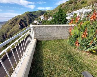 The best sea view in Madeira - Casa Farol - Fajã da Ovelha