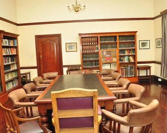Bulawayo Club - Bulawayo - Area lounge