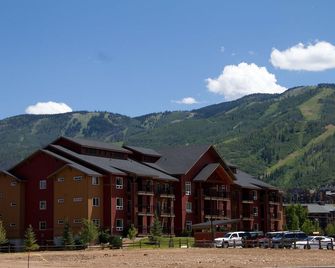 A Majesty Of A Resort In The Rockies ! - Steamboat Springs - Building