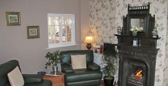 The Coach House - Derby - Living room