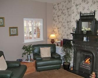 The Coach House - Derby - Living room